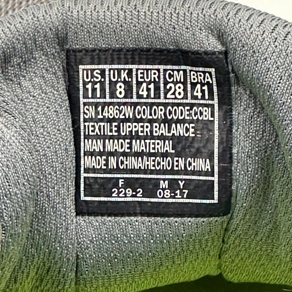 Skechers new without